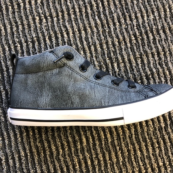 Gray Converse high tops boys size 3 - Picture 6 of 8